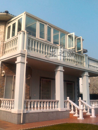 别墅露台断桥铝阳光房